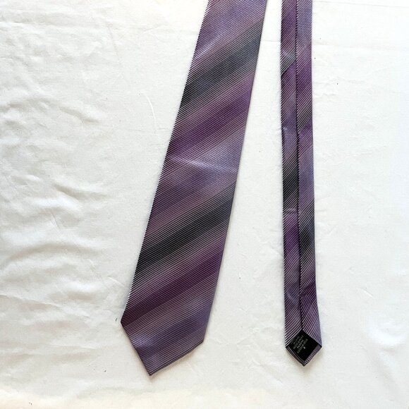 Geoffrey Beene 100% Silk Necktie, Stain Resistant, Purple, Black & Silver, EUC! - Picture 3 of 11